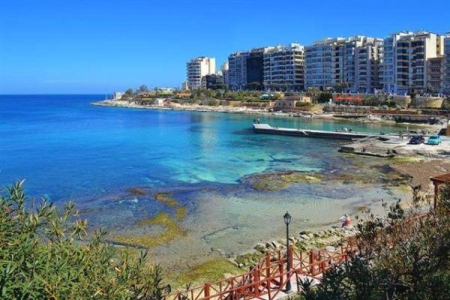 Seaview Apartment In Fort Cambridge, Sliema Exteriör bild