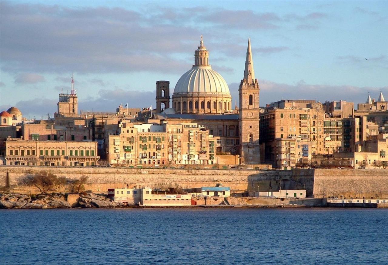 Seaview Apartment In Fort Cambridge, Sliema Exteriör bild