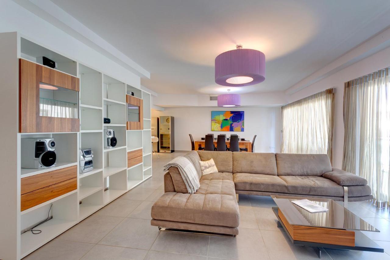 Seaview Apartment In Fort Cambridge, Sliema Exteriör bild